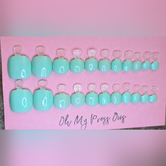 Press-On Toe Nails with application kit - Picture 2 of 3